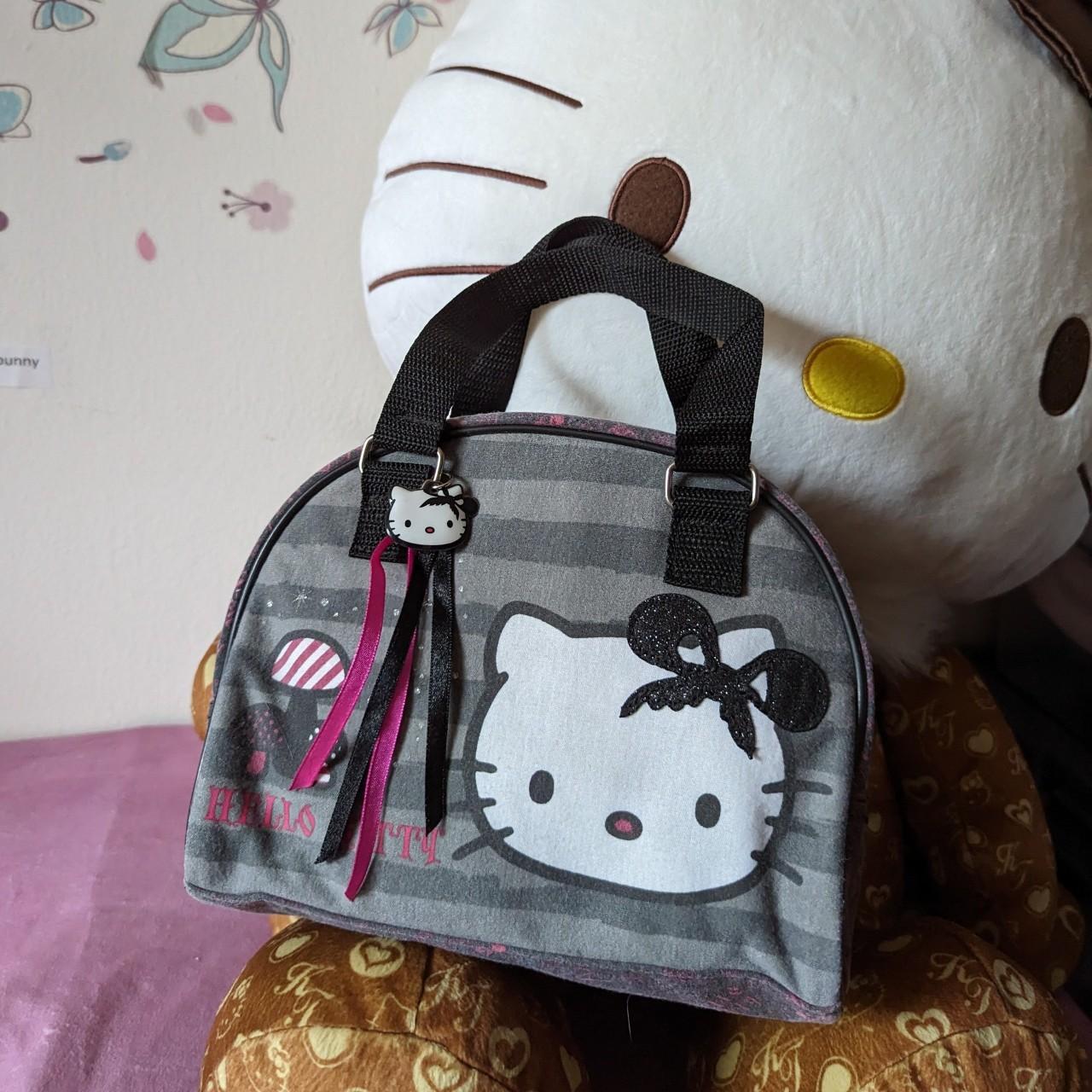 2009 purchases hello kitty purse