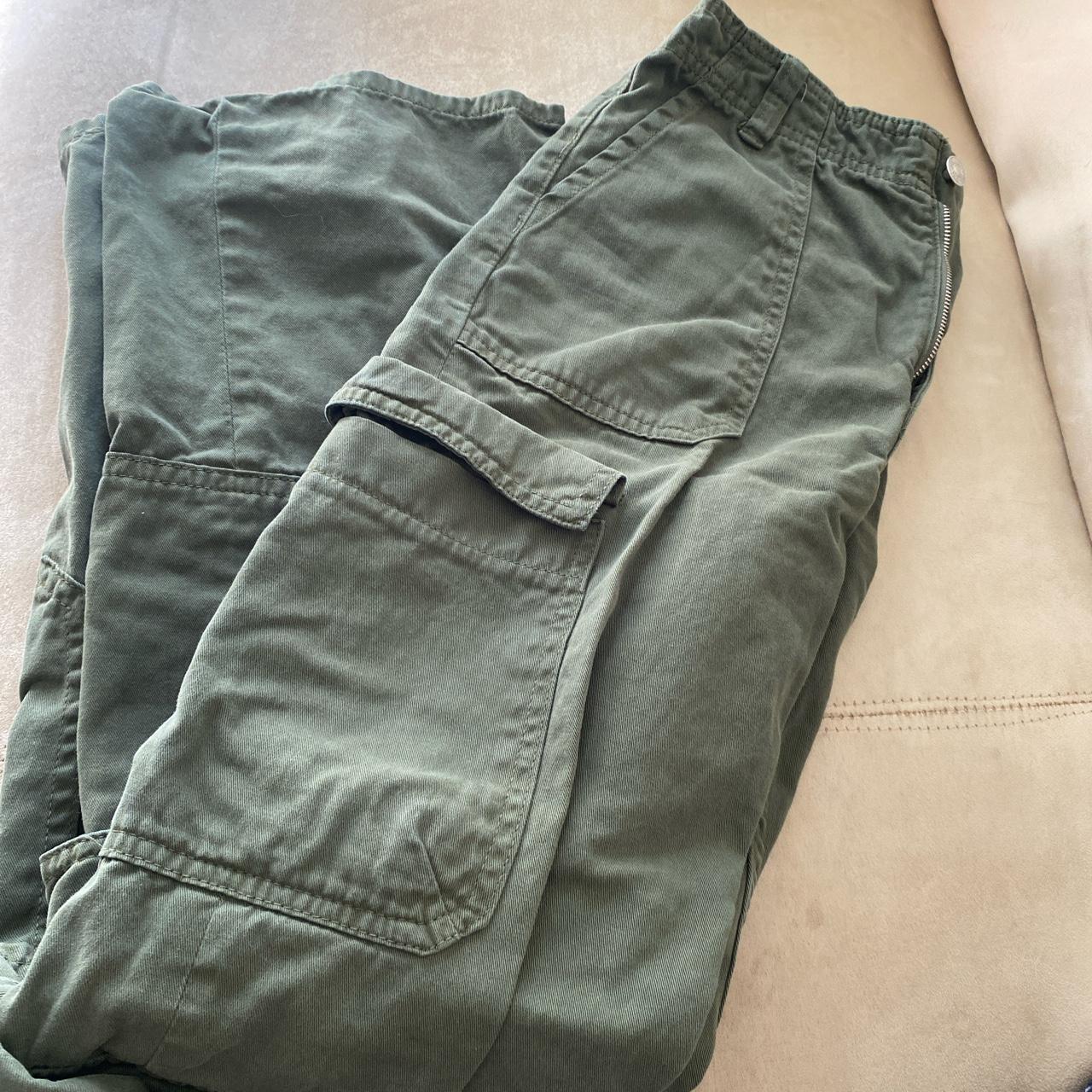 Green straight leg cargo pants with 2 pockets on the... - Depop