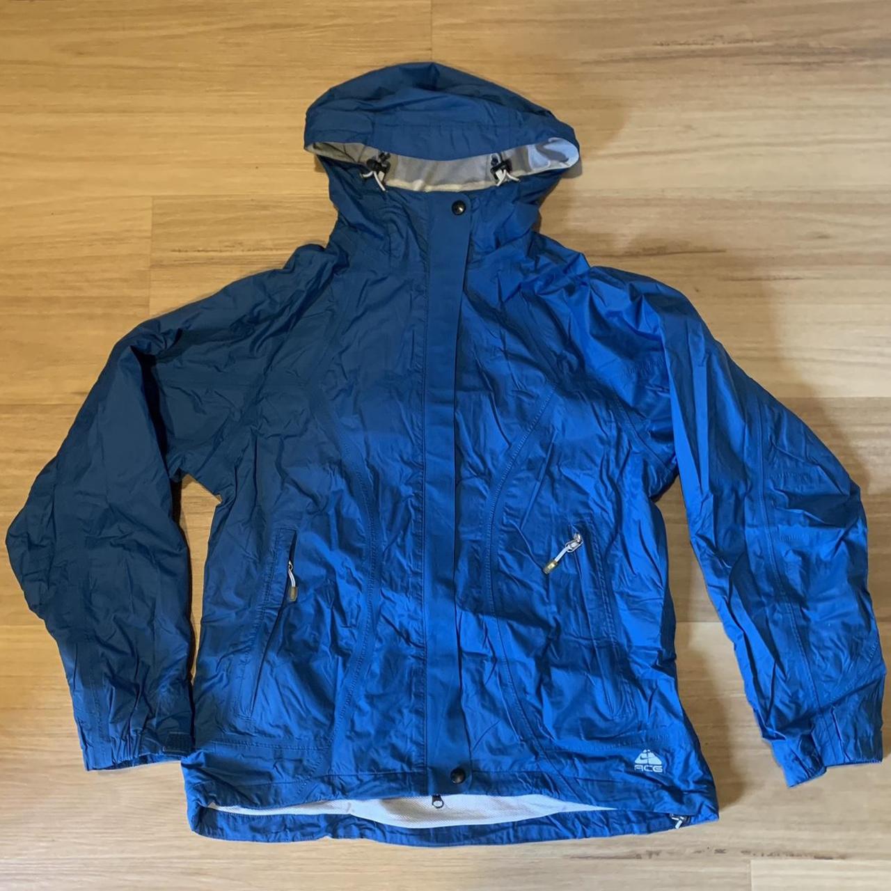 Super nice Nike Acg jacket Has an adjustable waist... - Depop