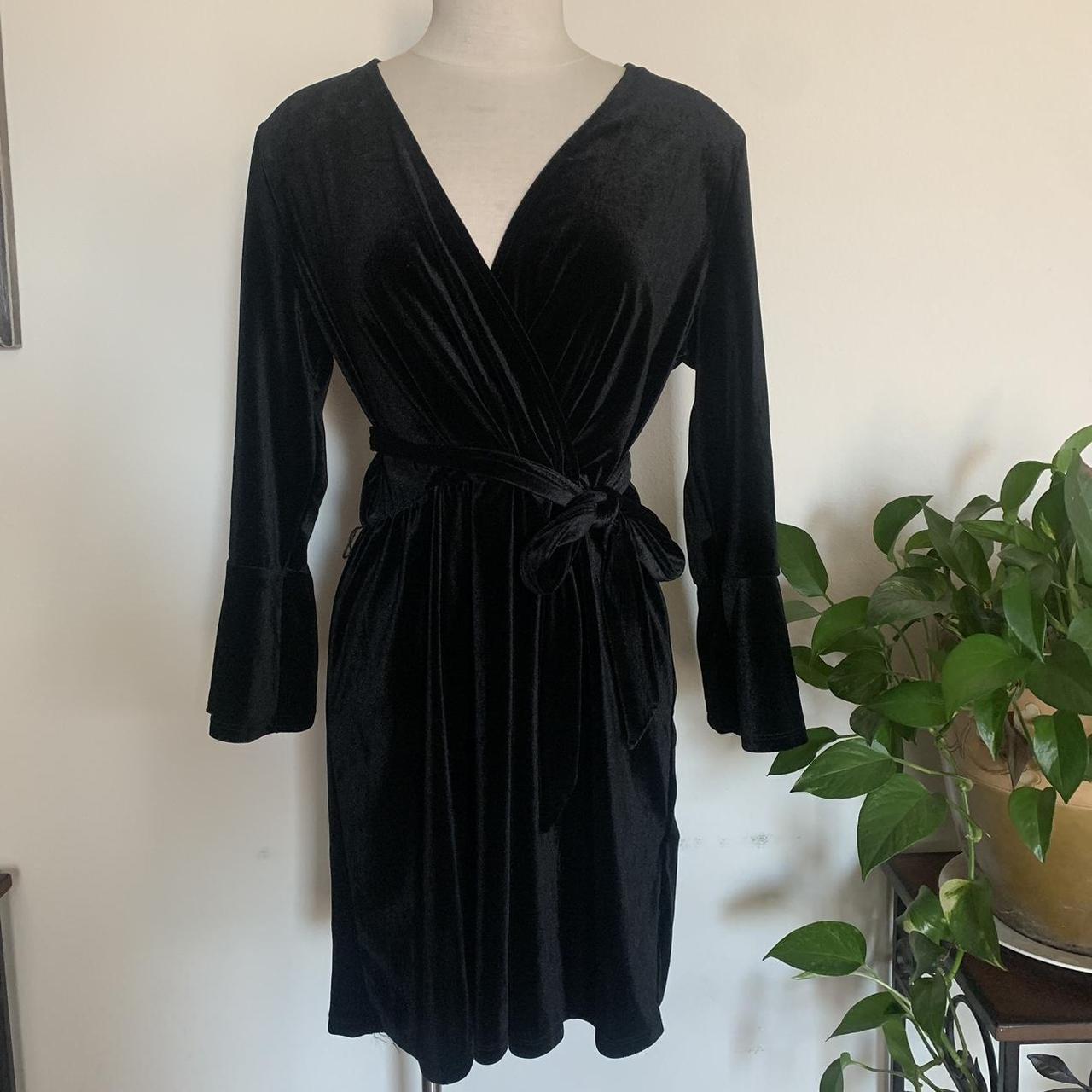 H&M Divided black velvet velour stretchy faux wrap... - Depop