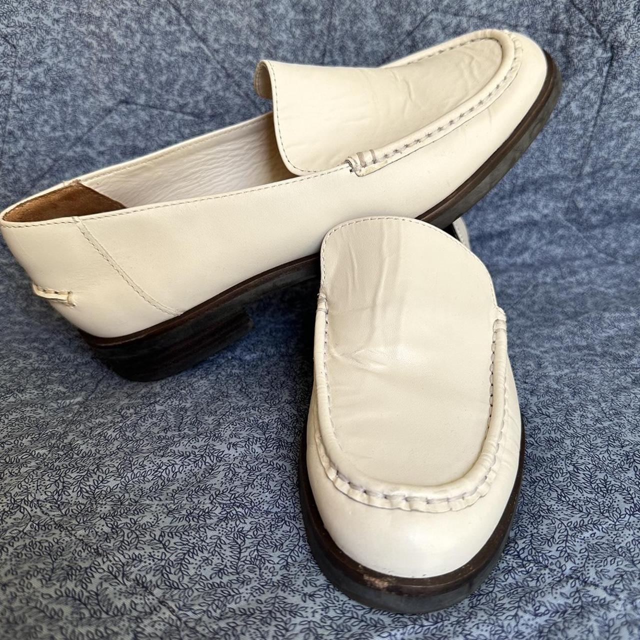 Everlane Women's Black and White Loafers Depop