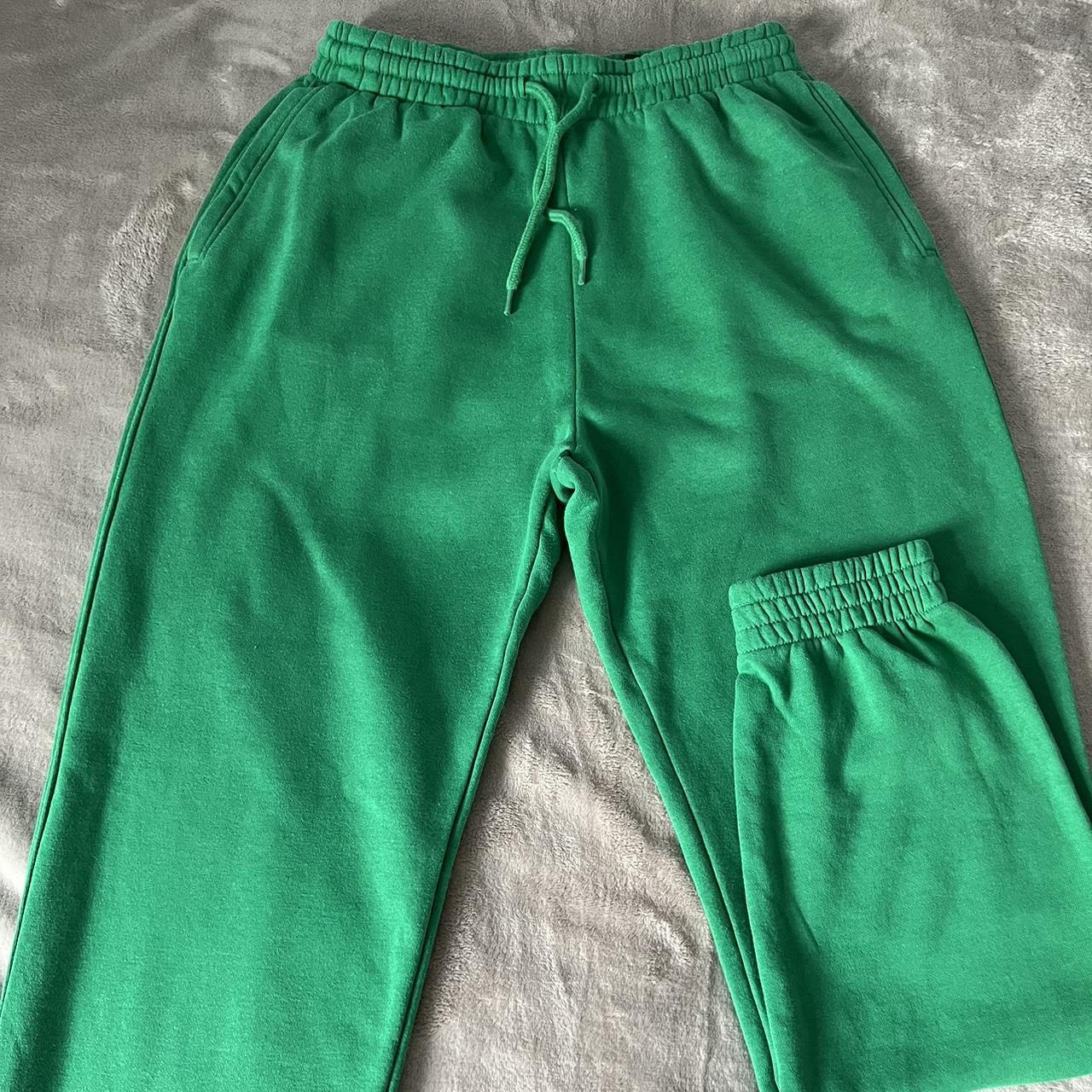 H&M Women's Green Joggerstracksuits Depop
