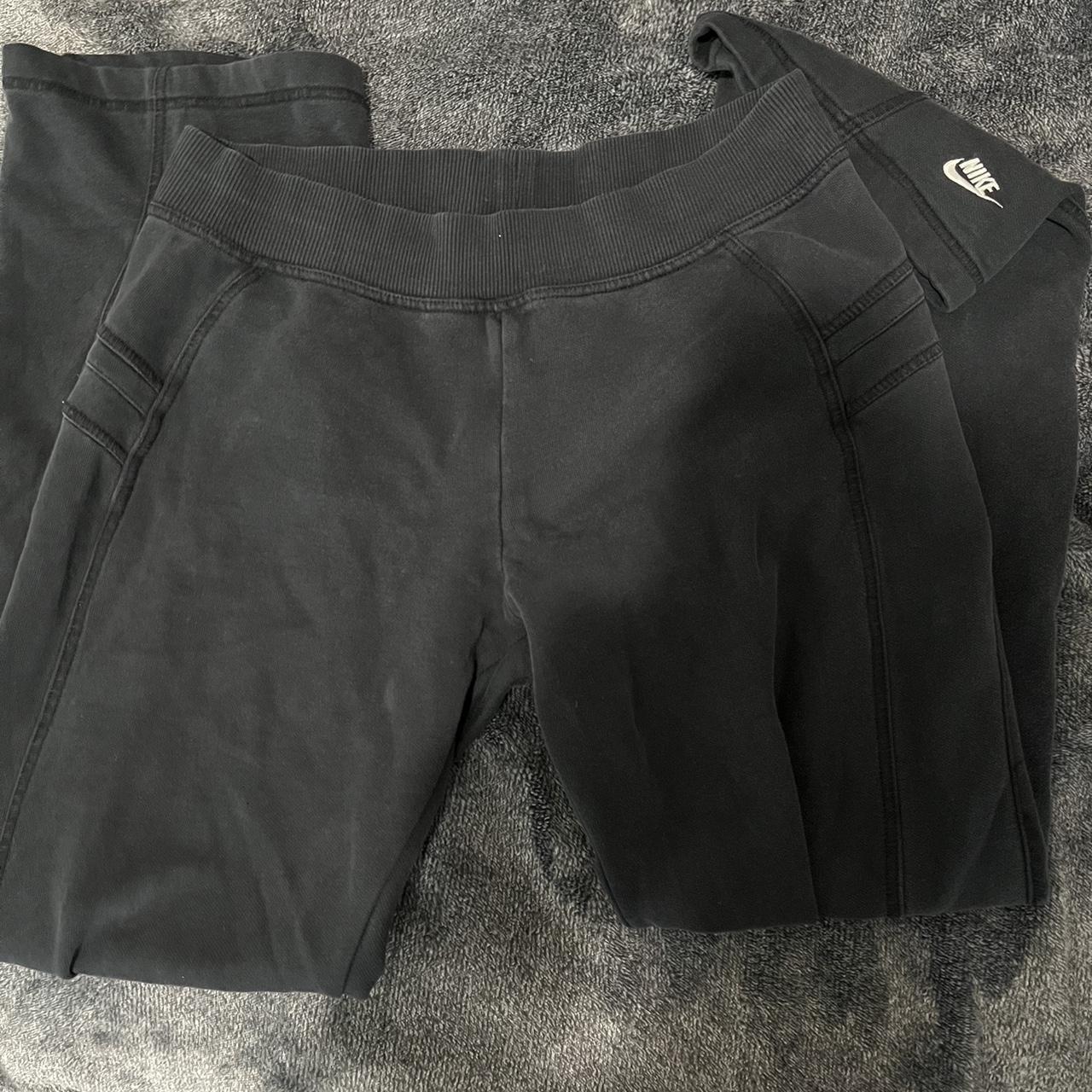 Nike Women's Navy Joggerstracksuits Depop