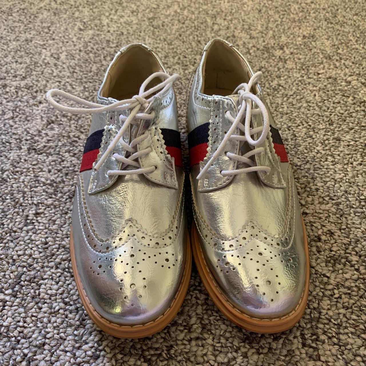 Steve fashion madden silver oxfords