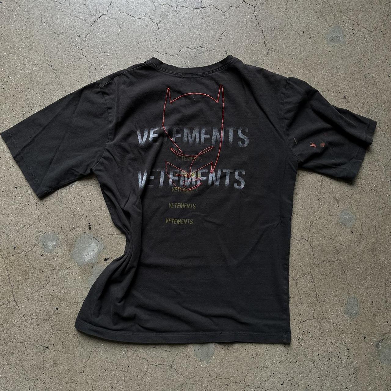 Vetements Men's Grey and Black T-shirt