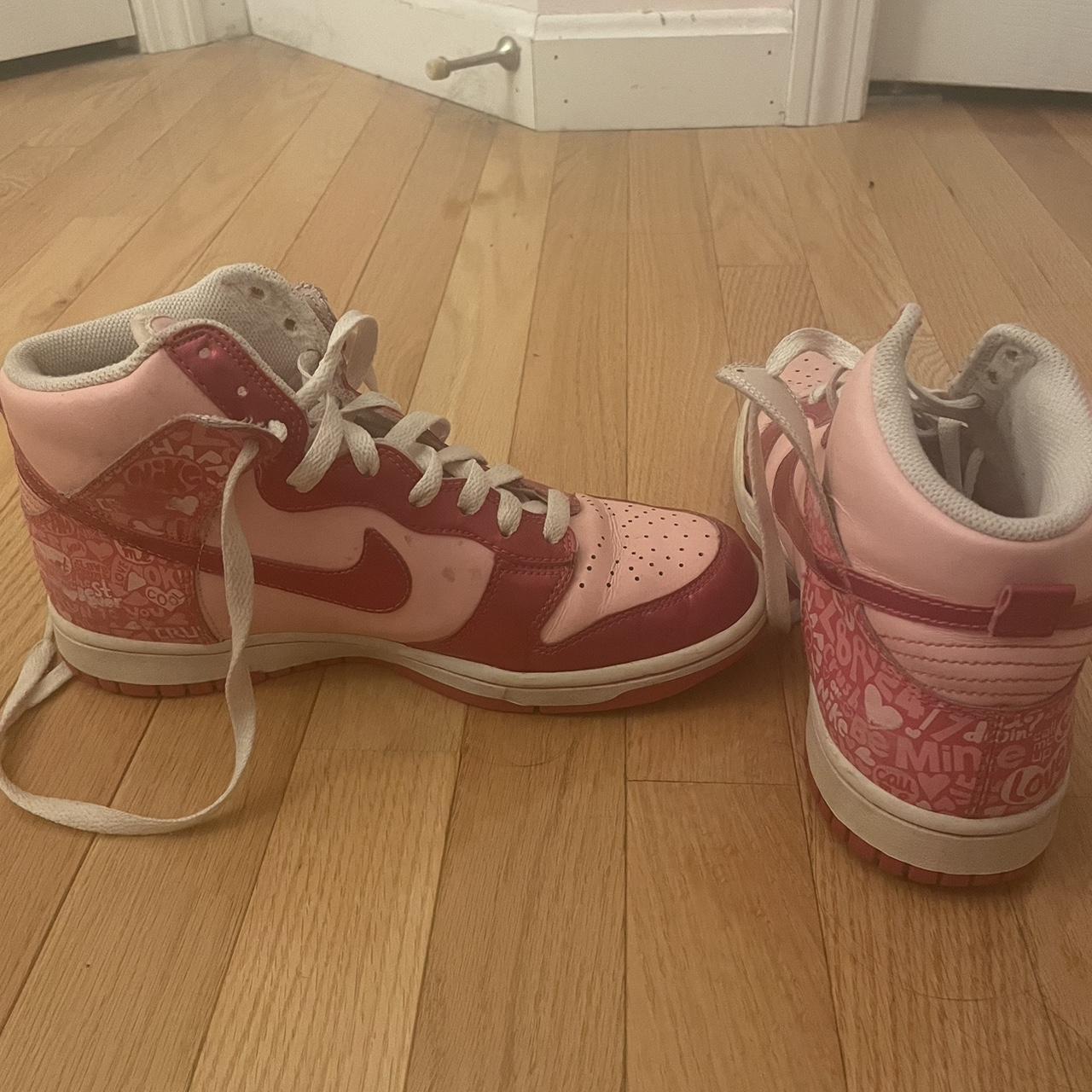 Nike dunks hotsell valentine's day 2010