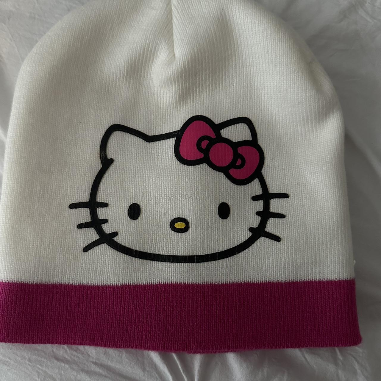 Hello kitty beanie 🎀🩷, -it only looks used