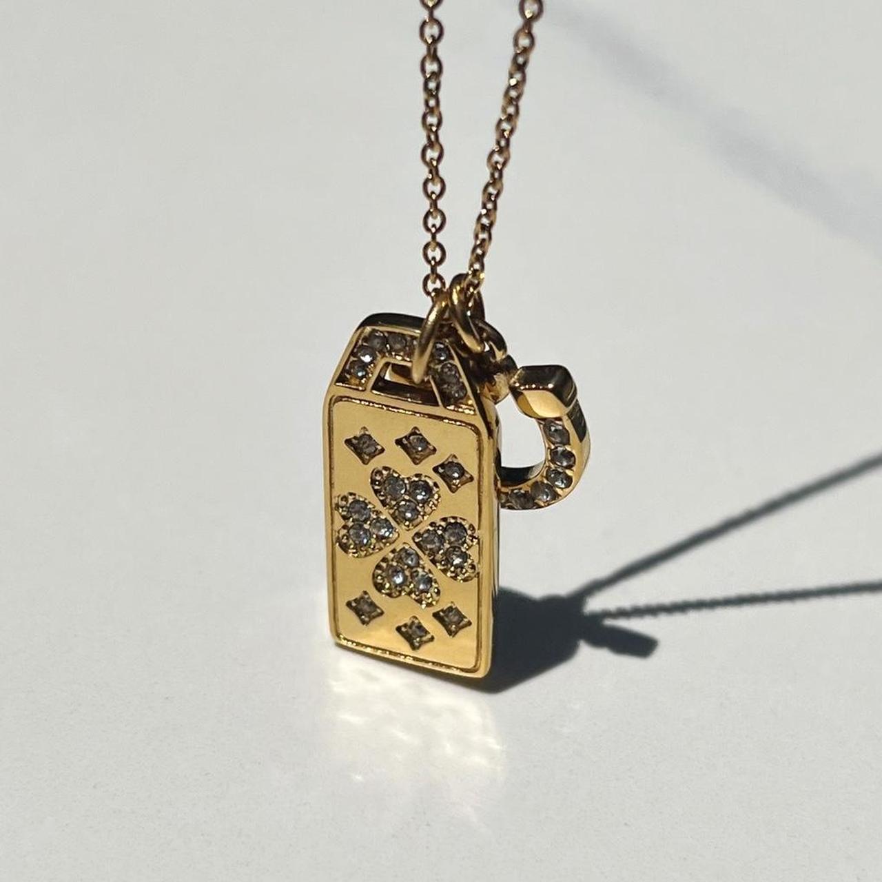 item listed by minavalore