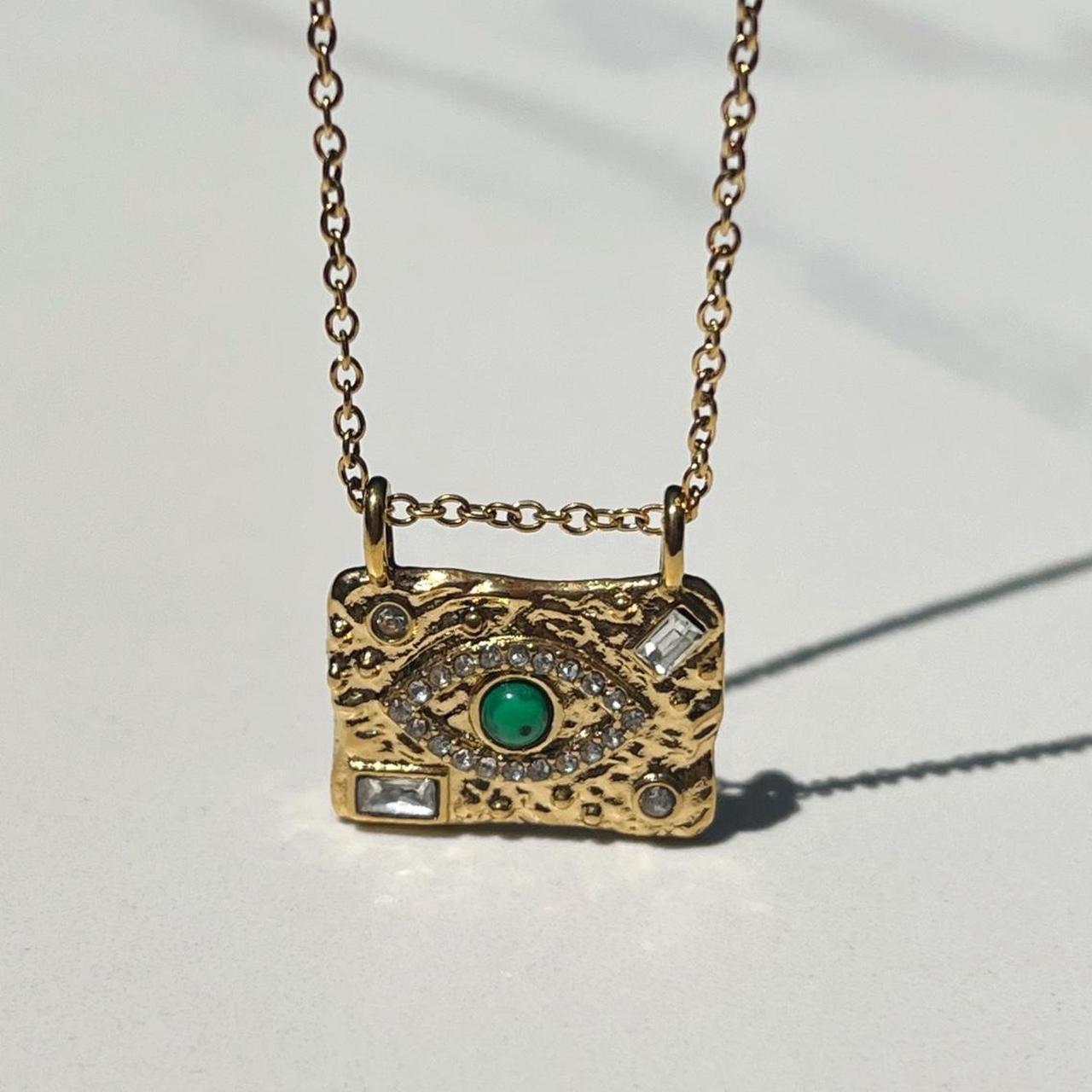 item listed by minavalore