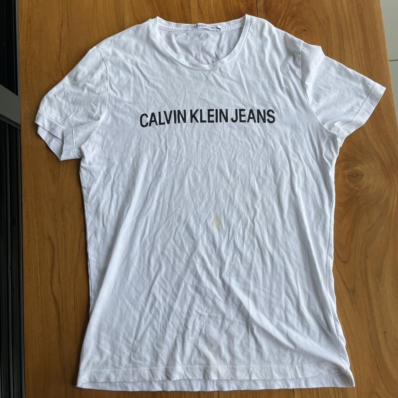 Calvin Klein tshirt men’s Labeled XL but would fit... - Depop