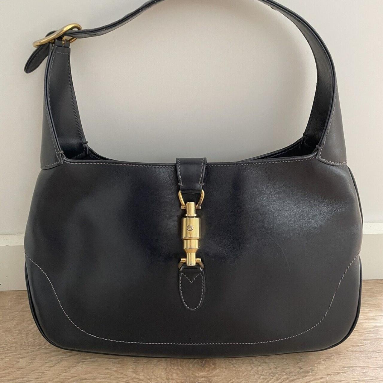 item listed by safiyah7861