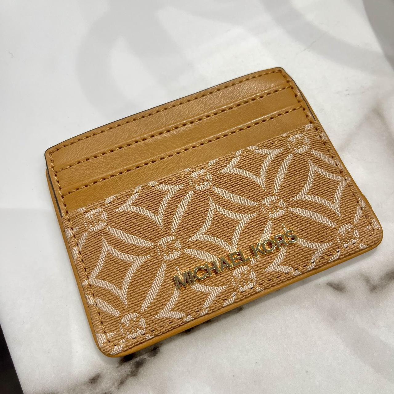 NWT 2024 Michael Kors Jet Set Travel Wallet