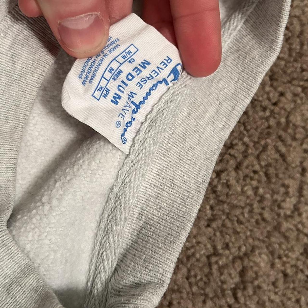 Champion Men's Grey and Green Jumper (3)