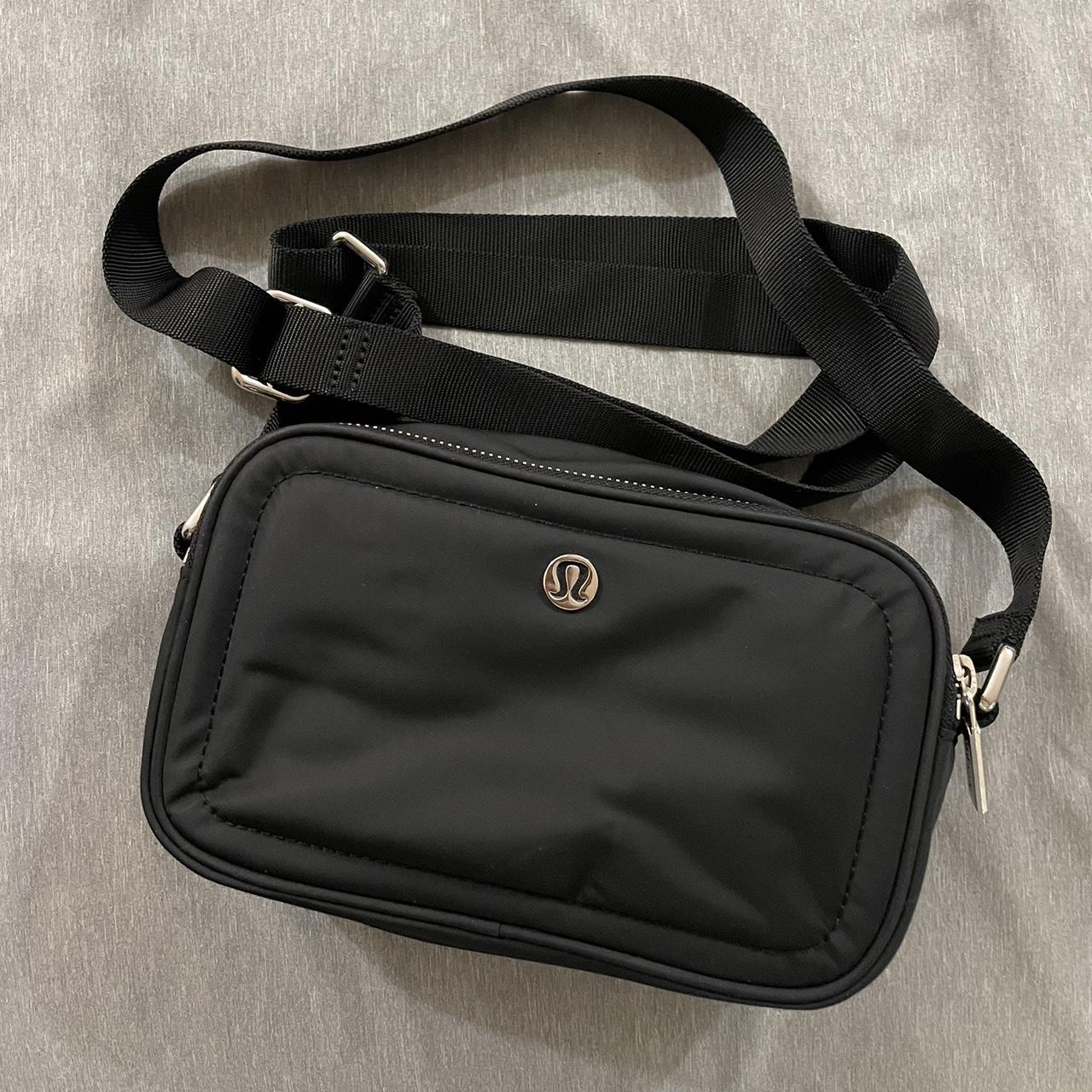 Lululemon Women's Black Bag | Depop