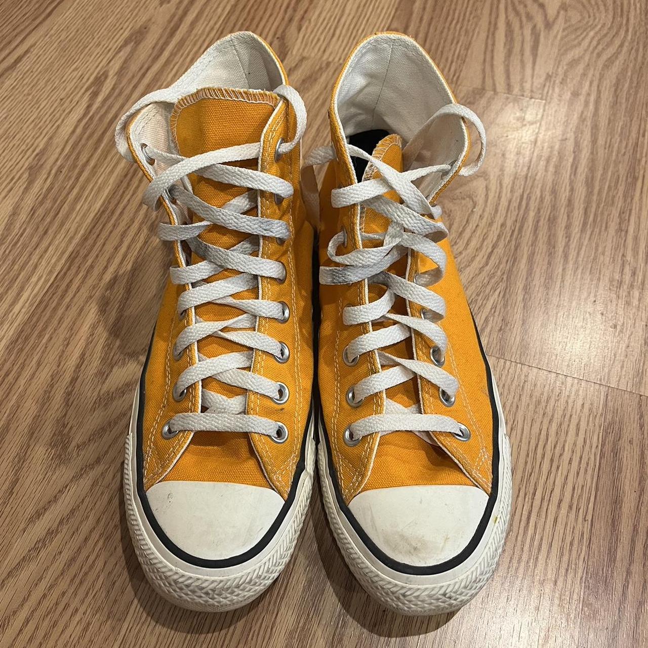 converse move orange