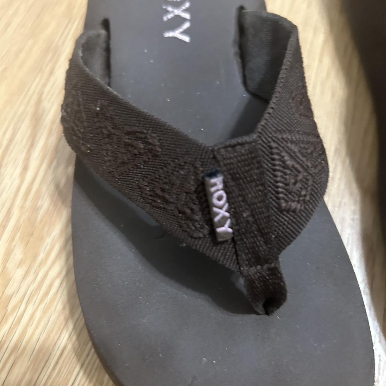 roxy brown platform sandals some wear to the logo on - Depop
