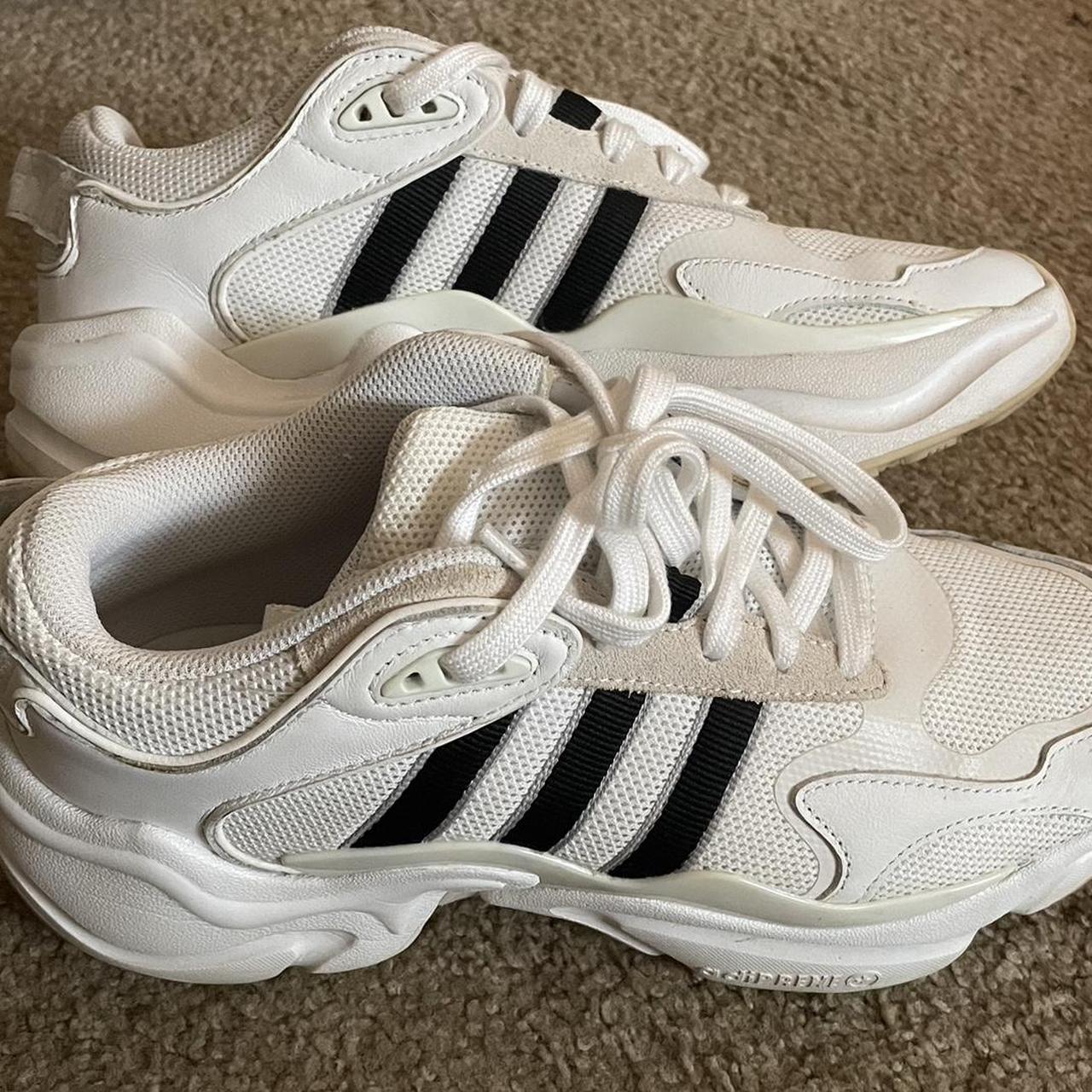 ADIDAS the comfiest chunky dad shoe! Women’s size 9... - Depop