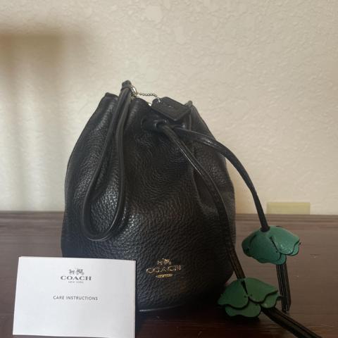 Coach black bucket discount bag