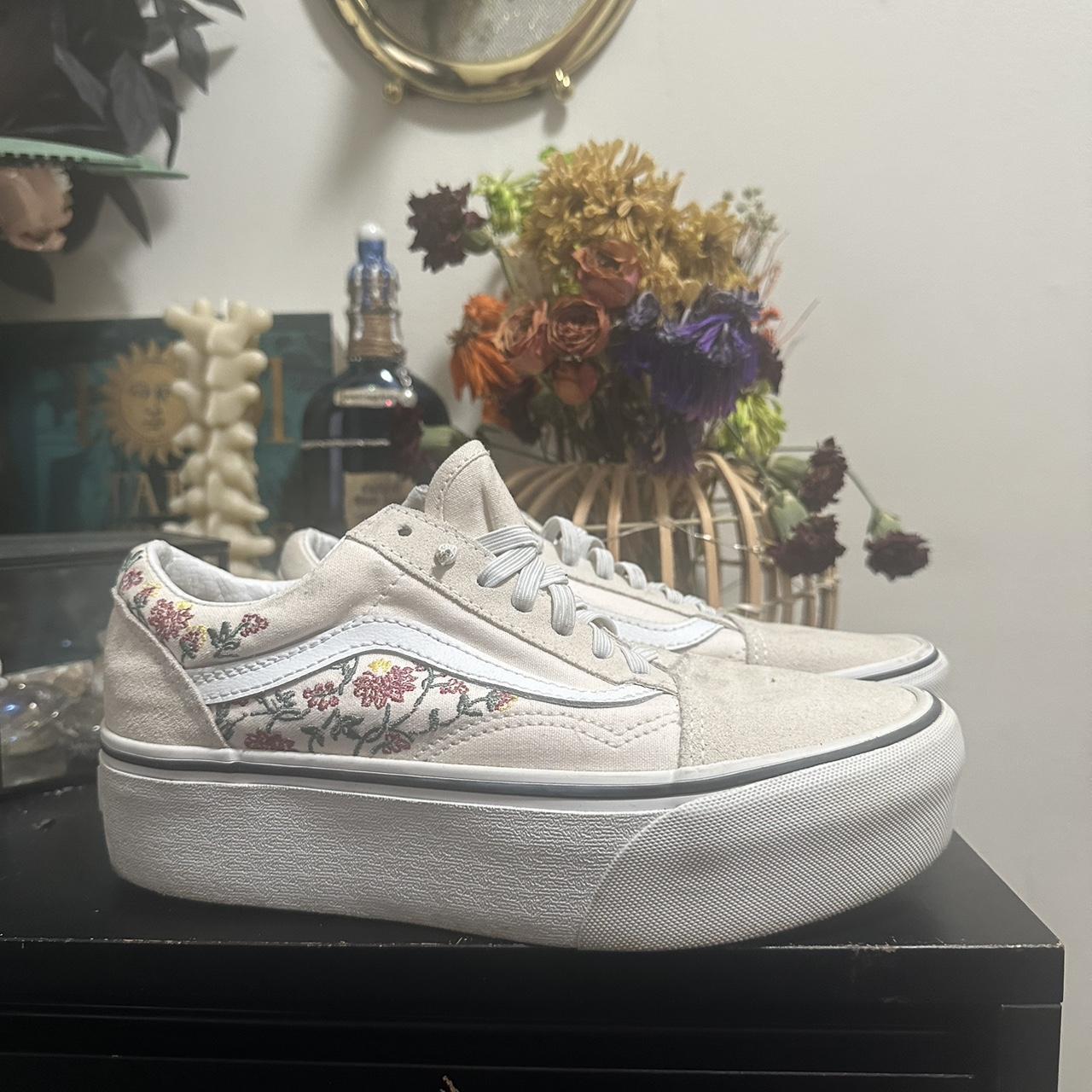 Vans discount cream platform