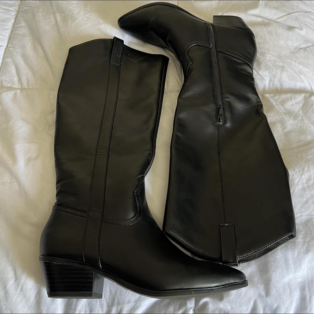 Universal Thread Women's Black Boots | Depop