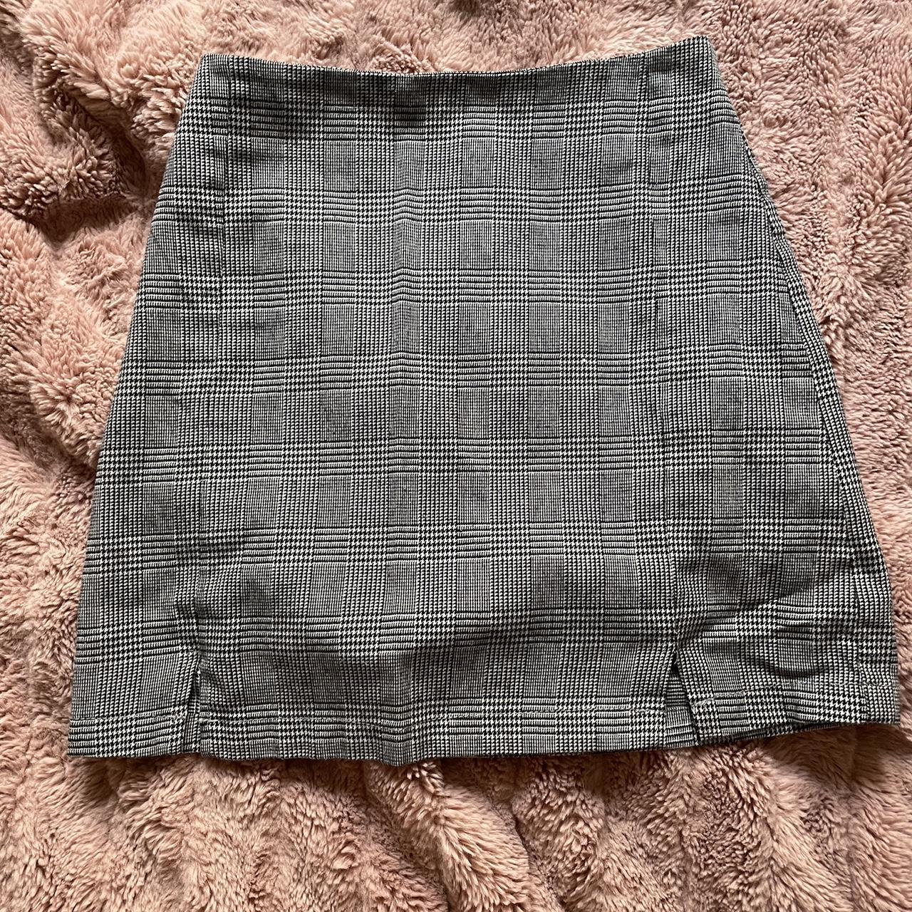 Brandy melville 2025 grey plaid skirt