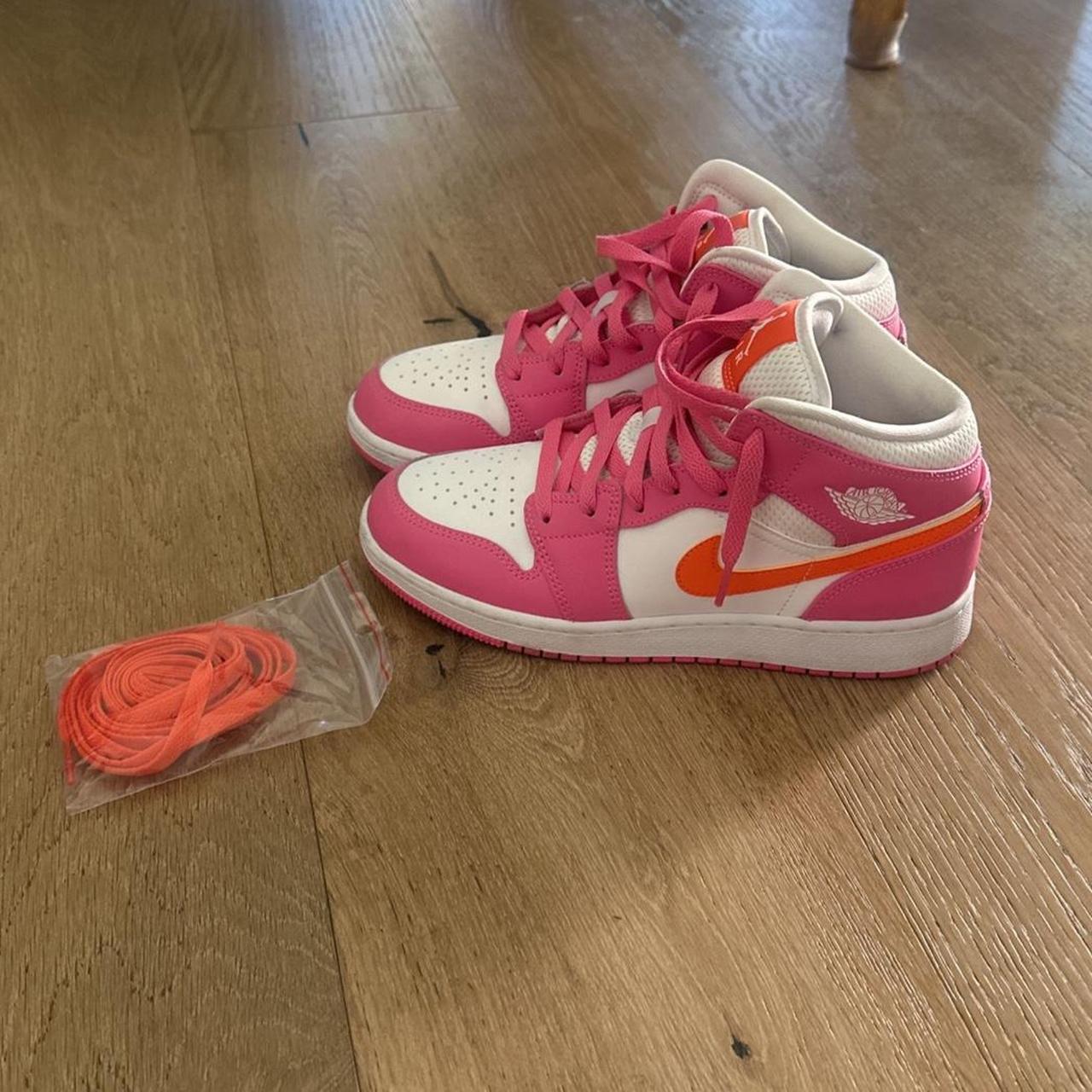 Jordan 1 Mid GS high quality Pinksicle Orange