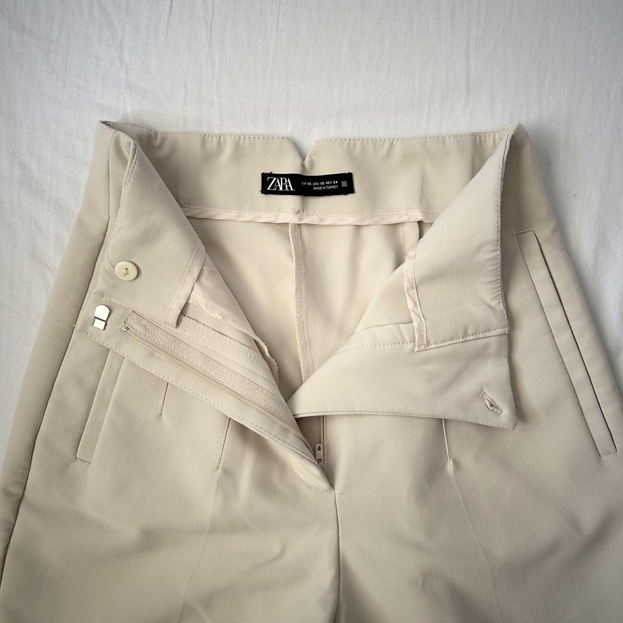 women’s high waisted khaki pants. has a small brown... Depop