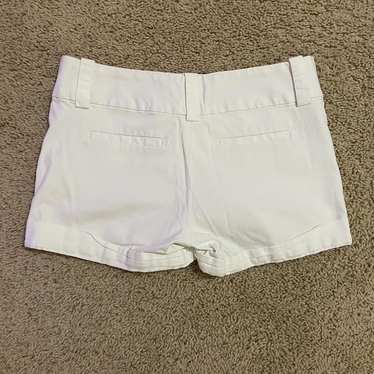 alice + olivia Women's White Shorts | Depop