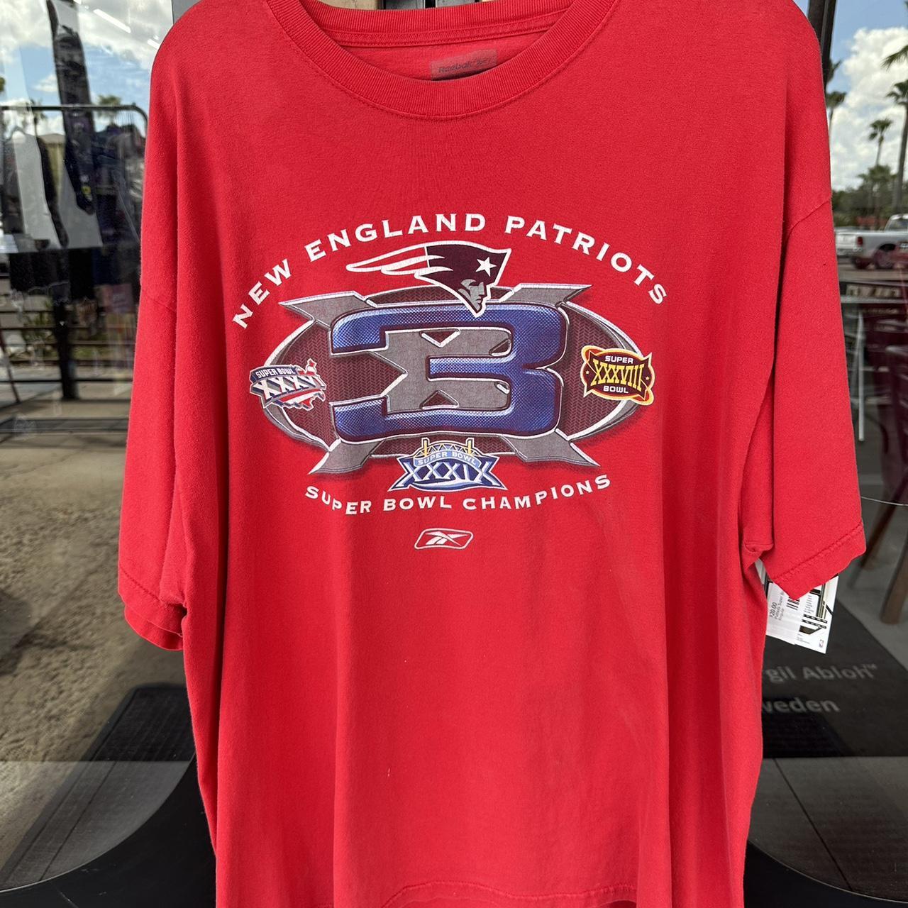 Super Bowl XXXIX Champions Reebok shirt. New England Patriots in