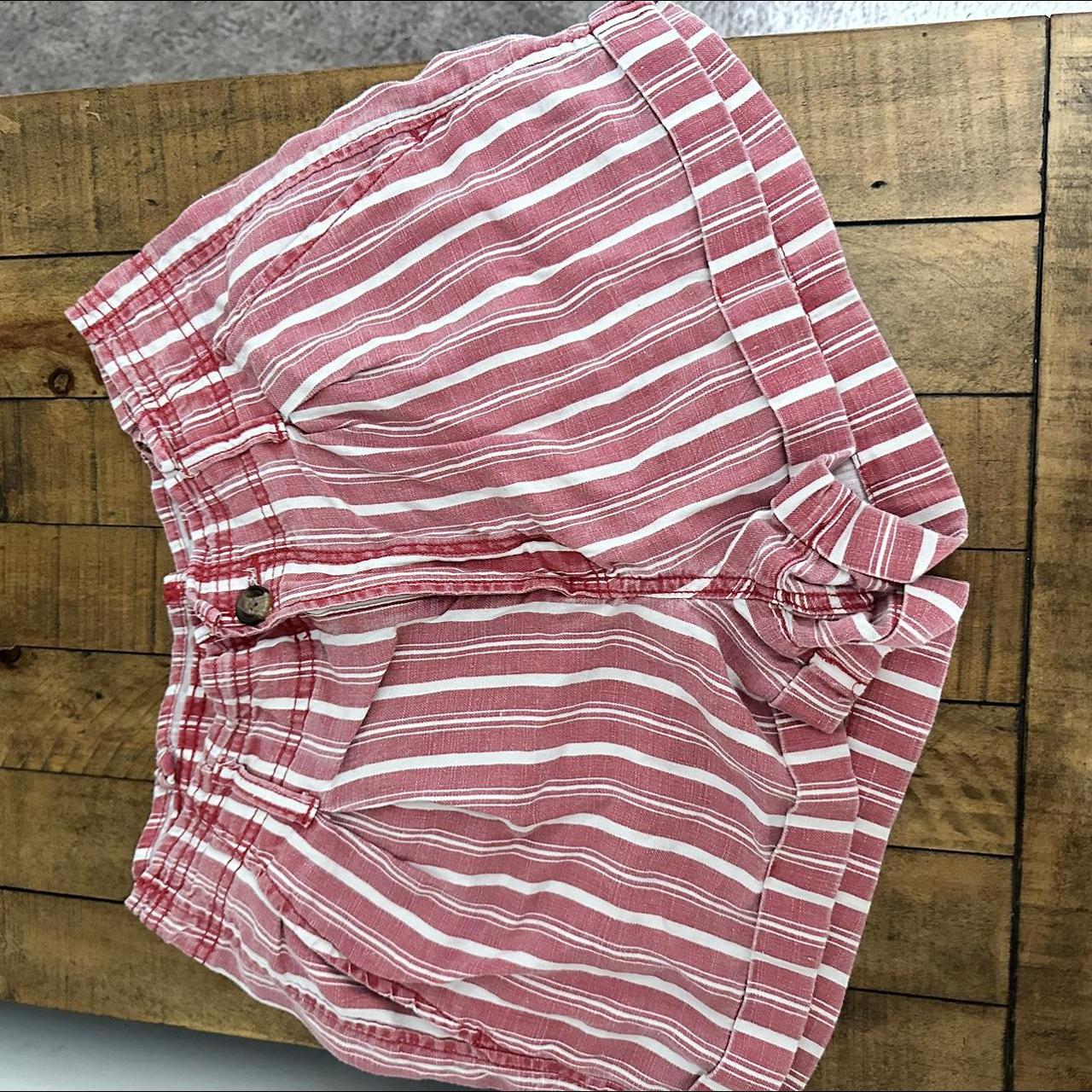 Red and white stripped American Eagle Outfitters Shorts - Depop