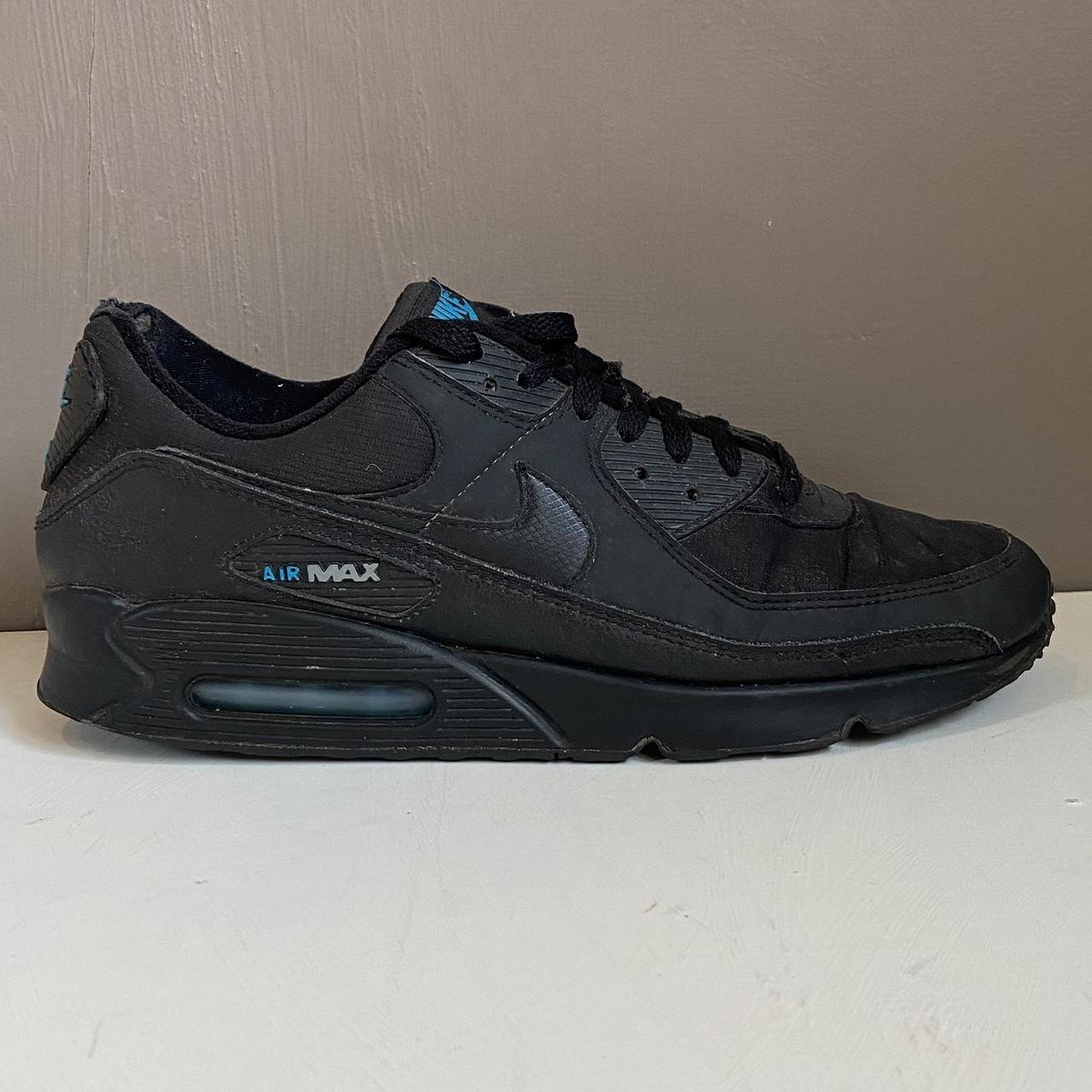 Nike Men's Black and Blue Trainers | Depop