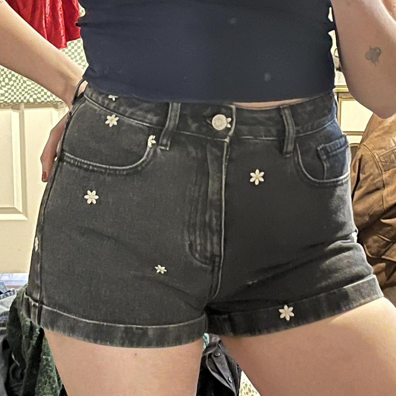 PacSun Women's Shorts Black 26 – Black PacSun denim shorts