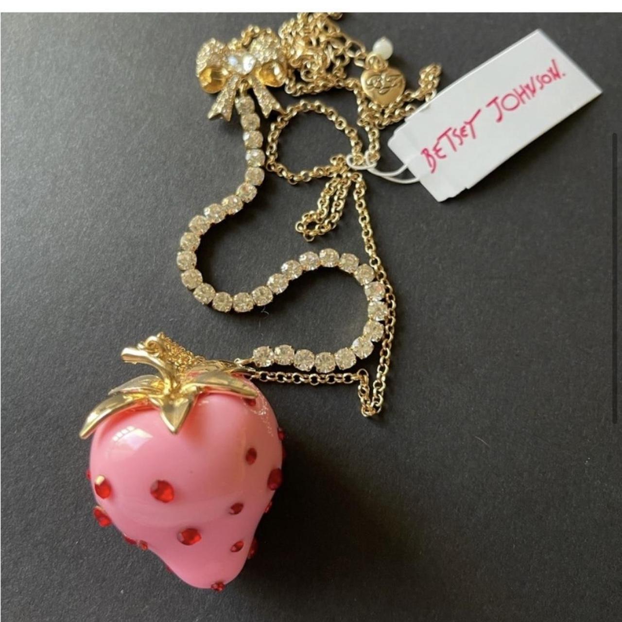 Betsey Johnson hot Strawberry Daisy Necklace