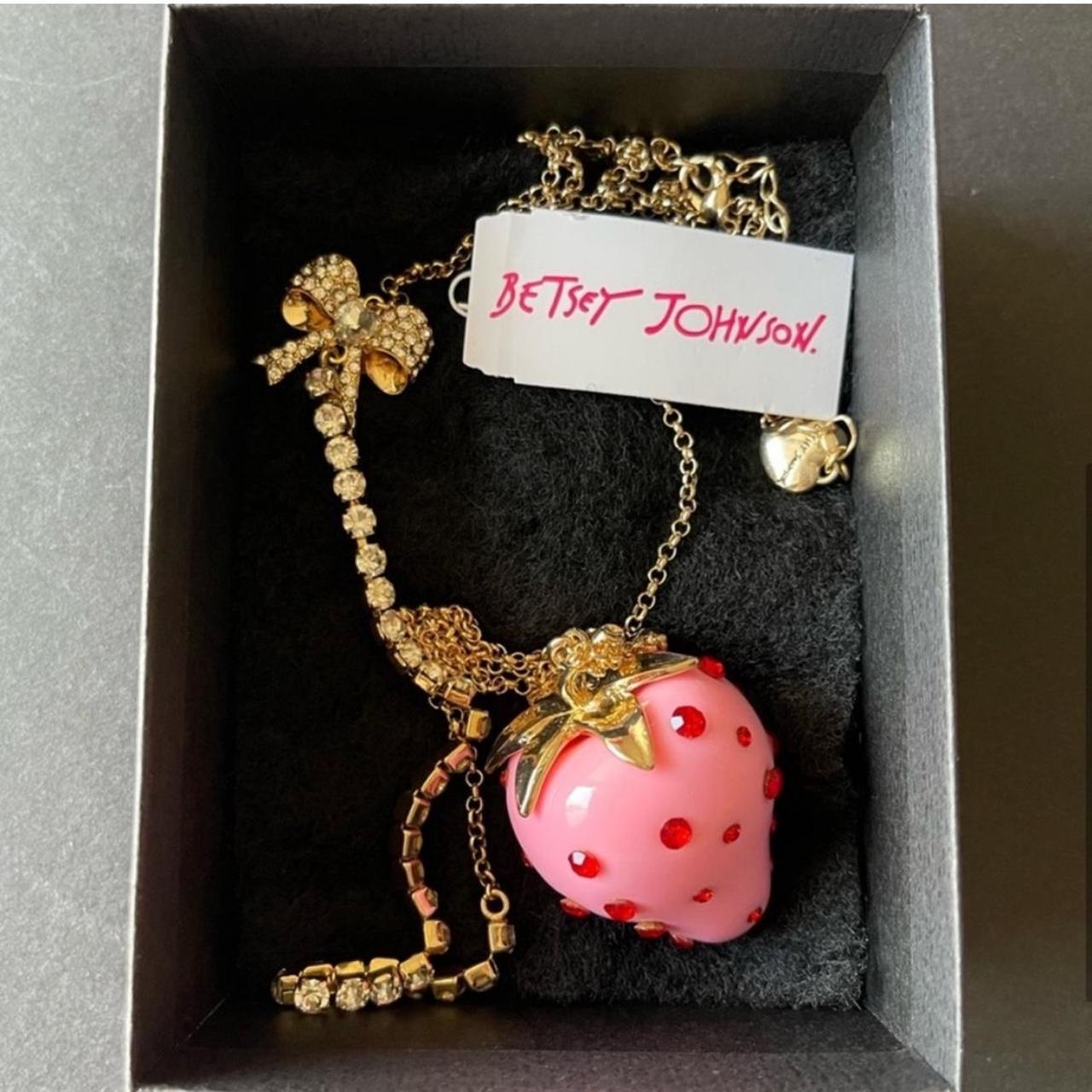 Betsey Johnson hot Strawberry Daisy Necklace