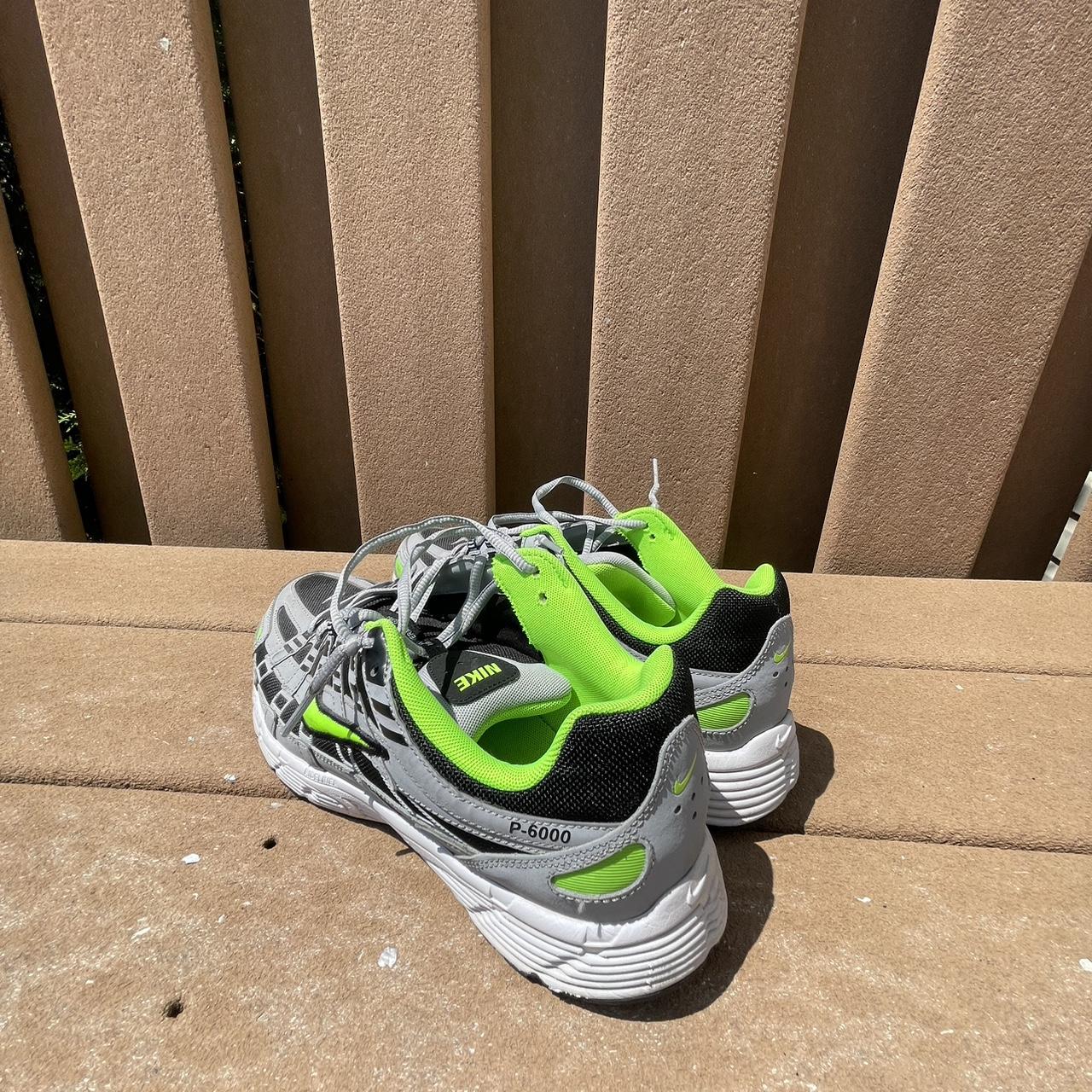 pale green nike trainers