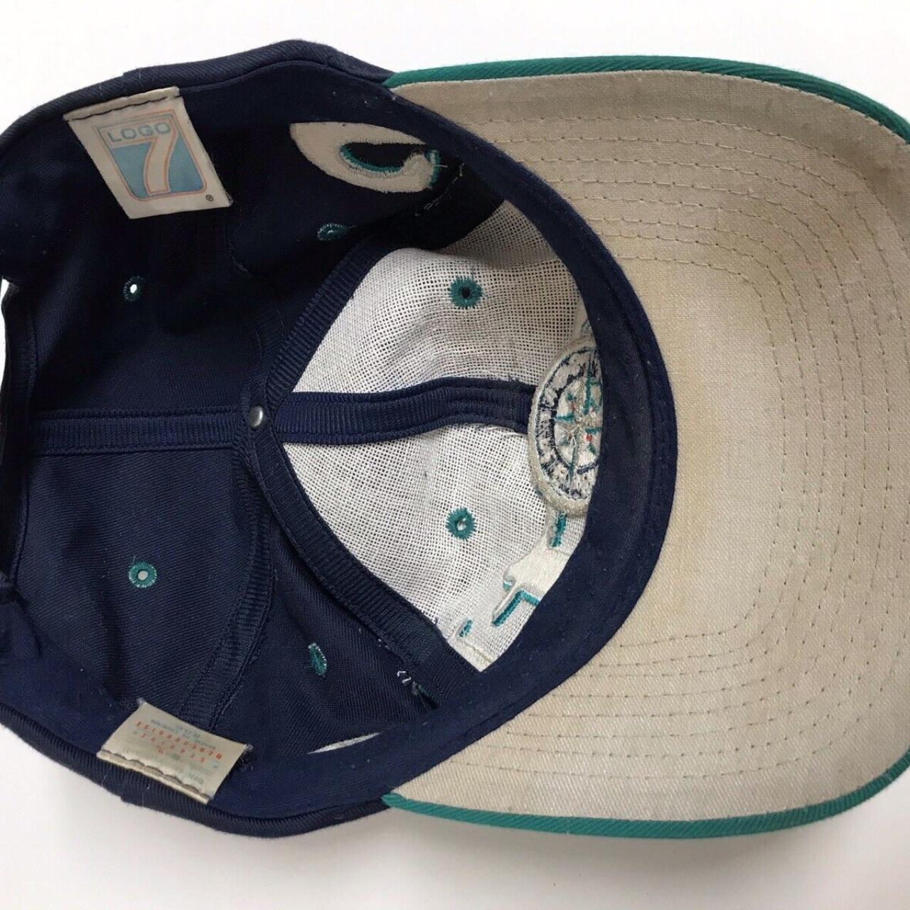 Vintage Seattle mariners snapback. This snaps new - Depop