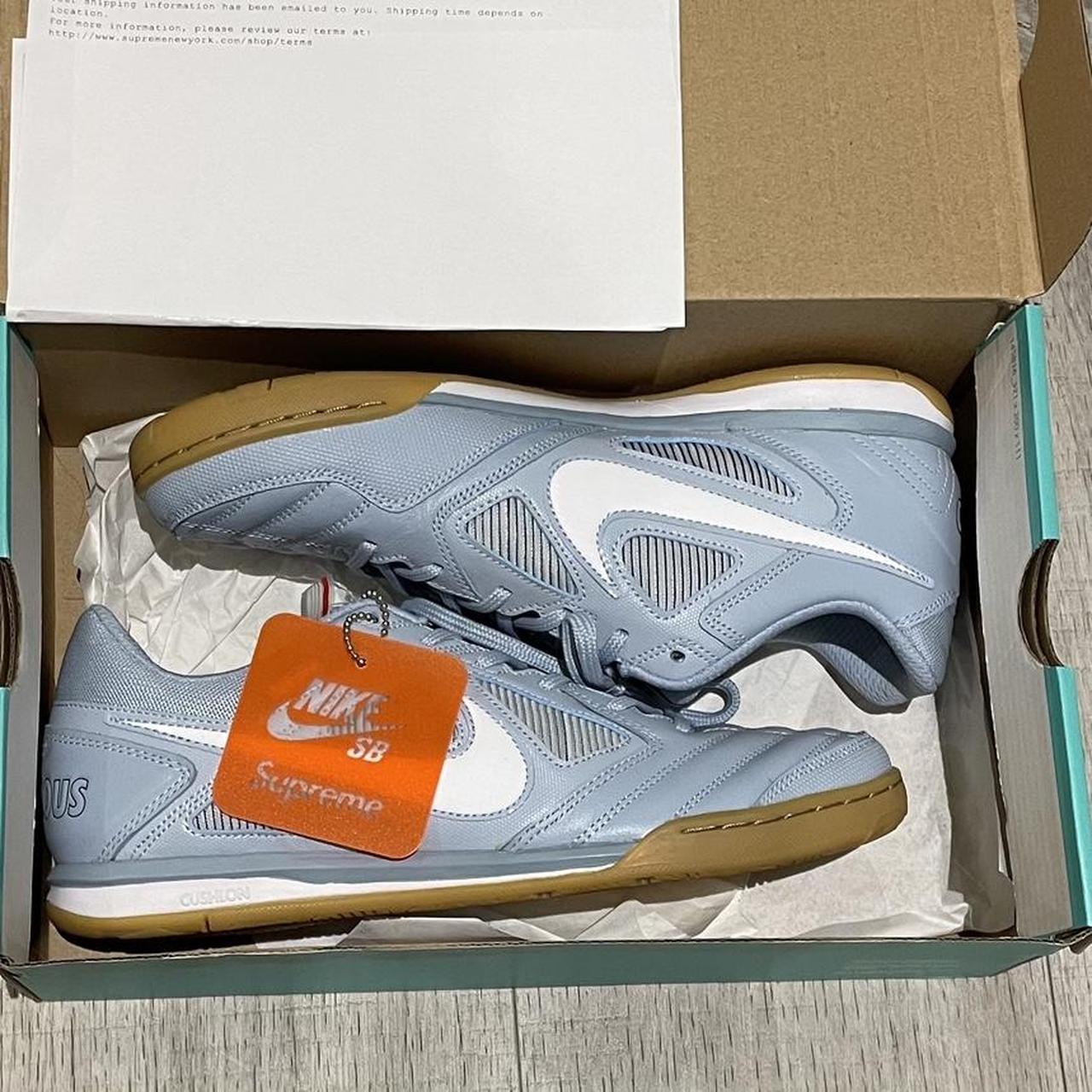 supreme trainers white