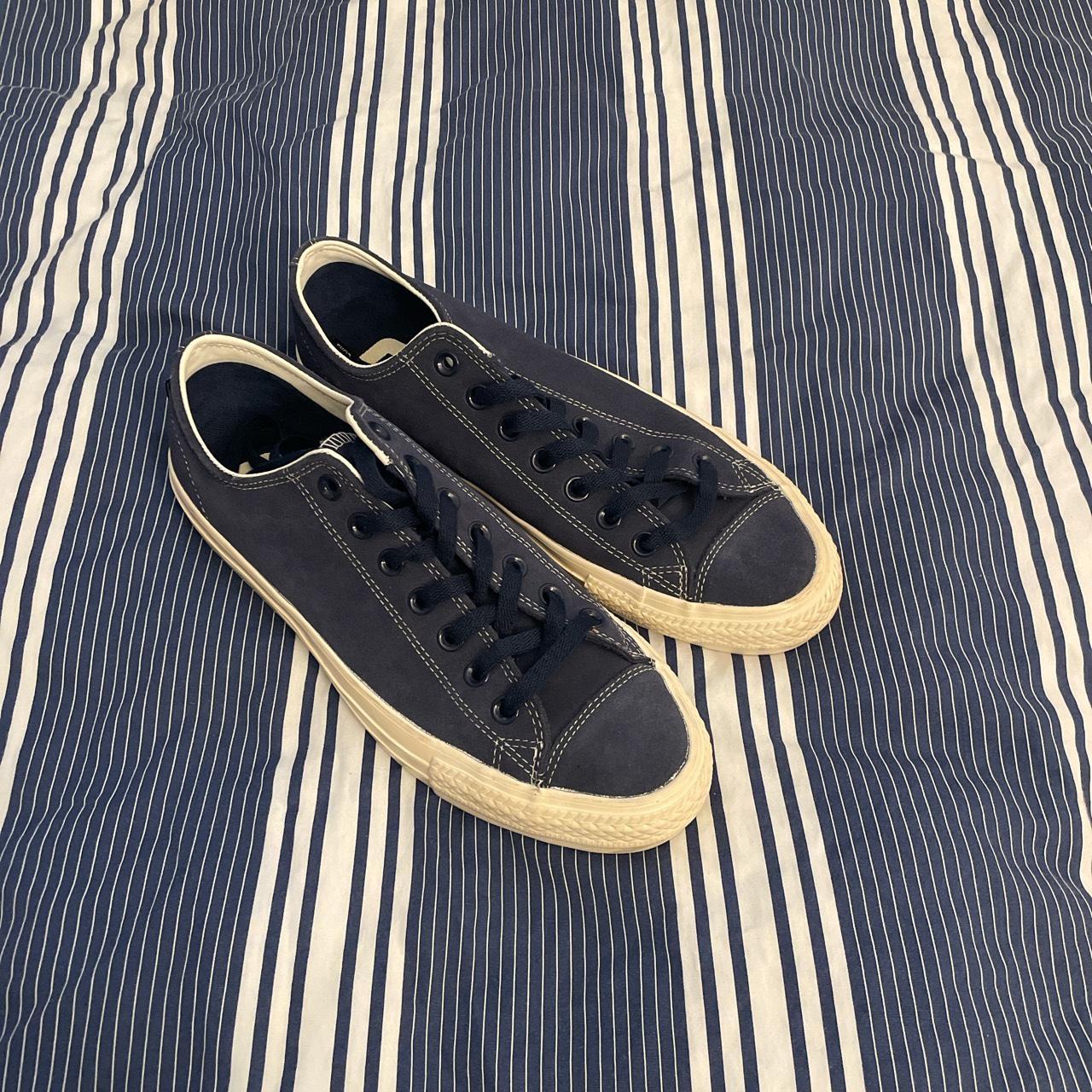navy blue converse mens