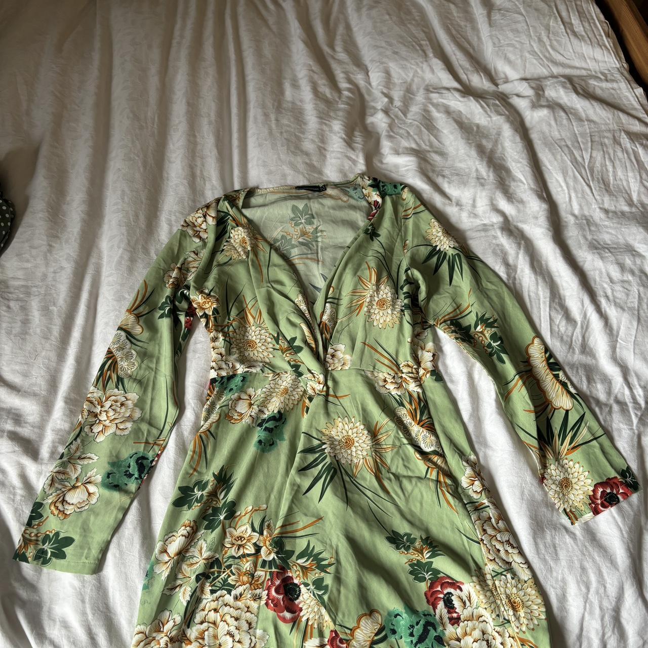 Sage Green Printed Long Sleeve Dress Pretty Little Thing