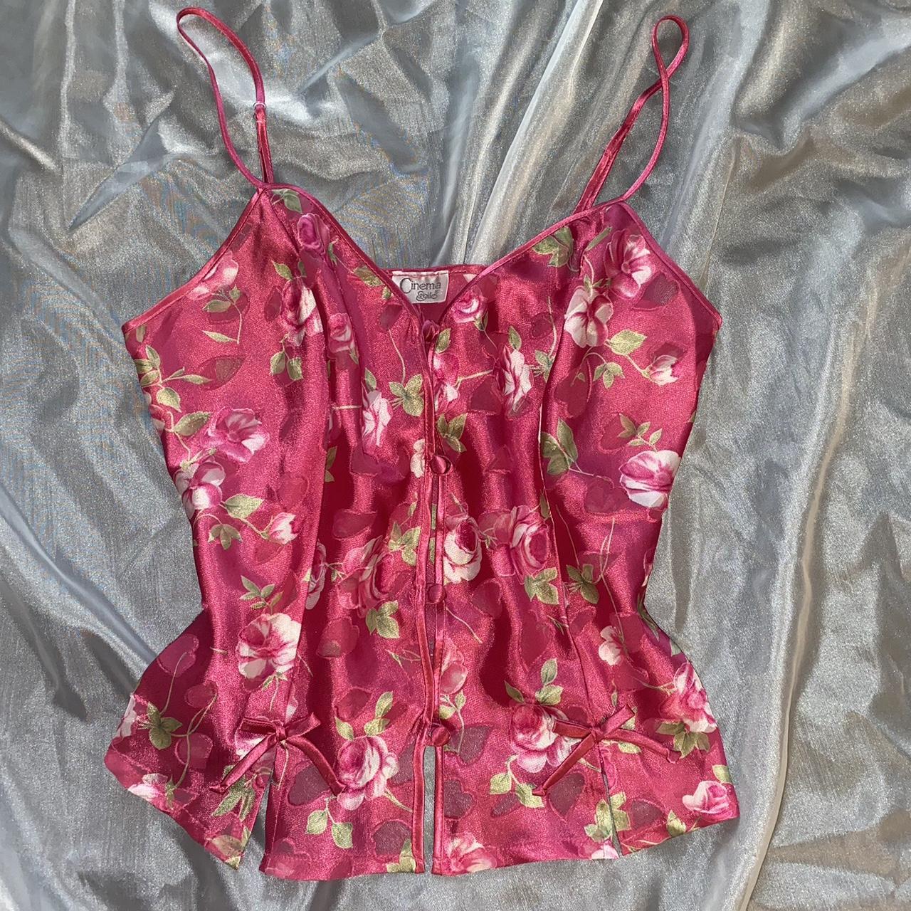 💗Pink rose top 💗 See through details on some petals... Depop