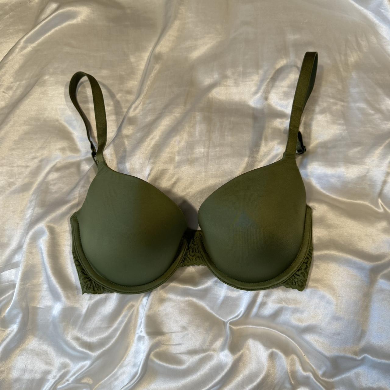Never worn green target bra Too small on me... Depop