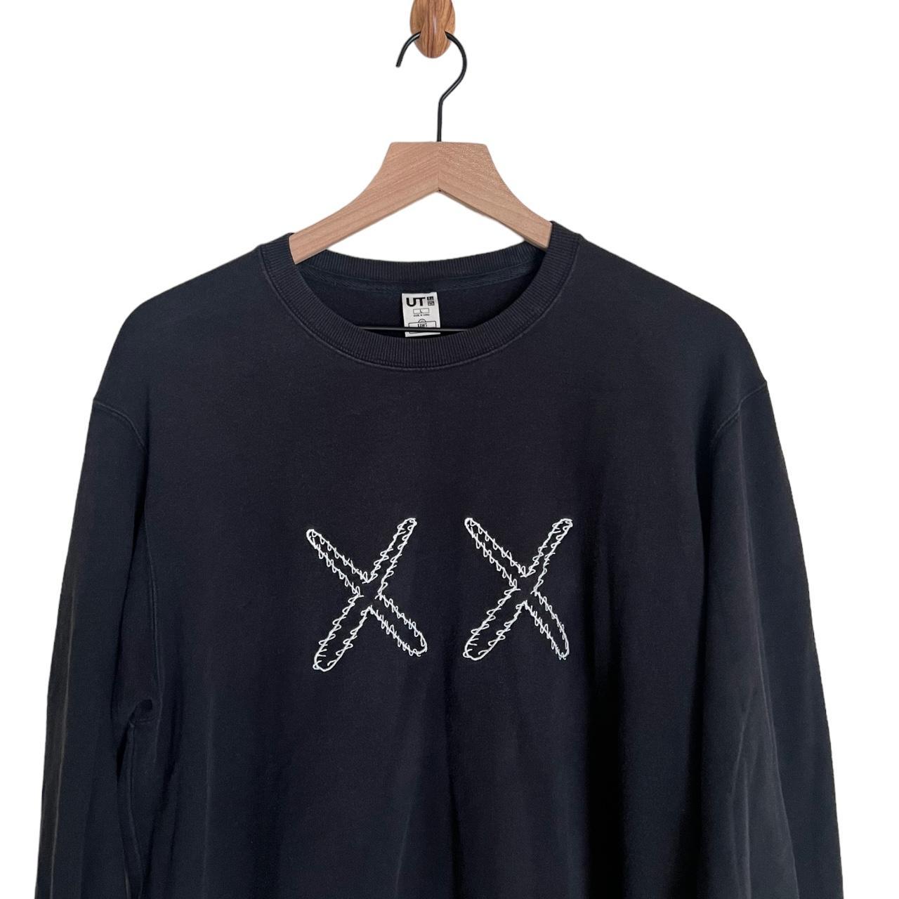 Crew neck uniqlo x kaws hot sale