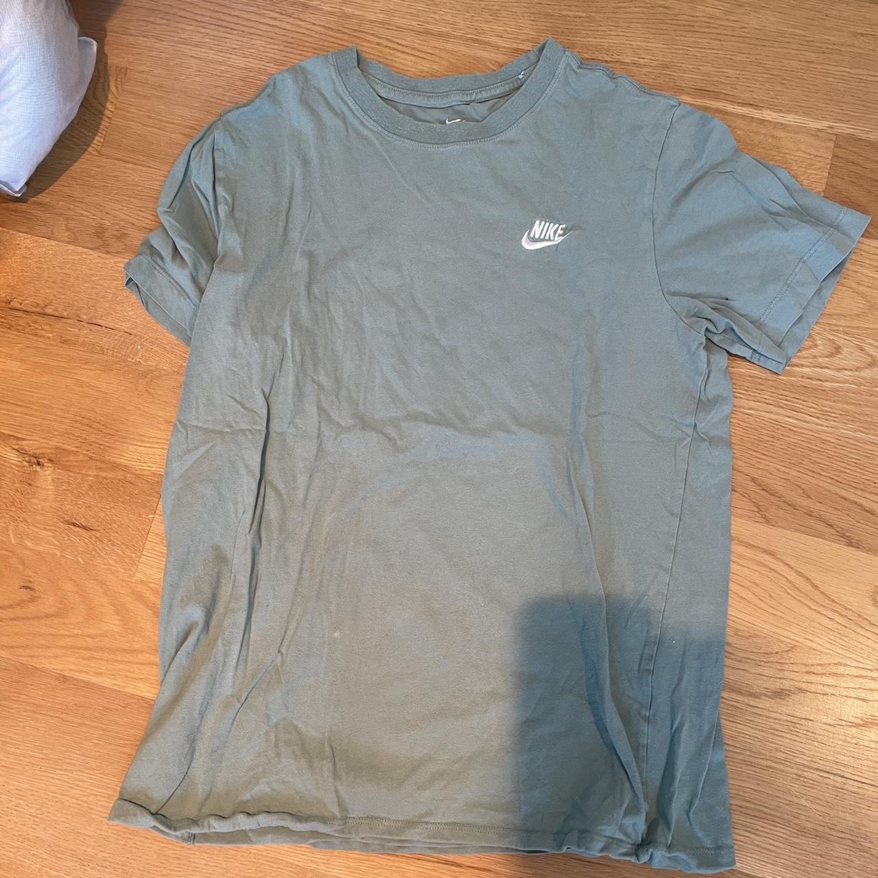 Green nike t shirt, size medium. - Depop