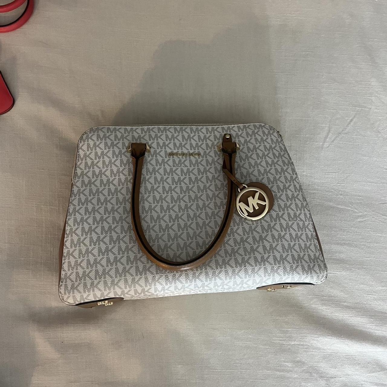 item listed by makayladdestiny