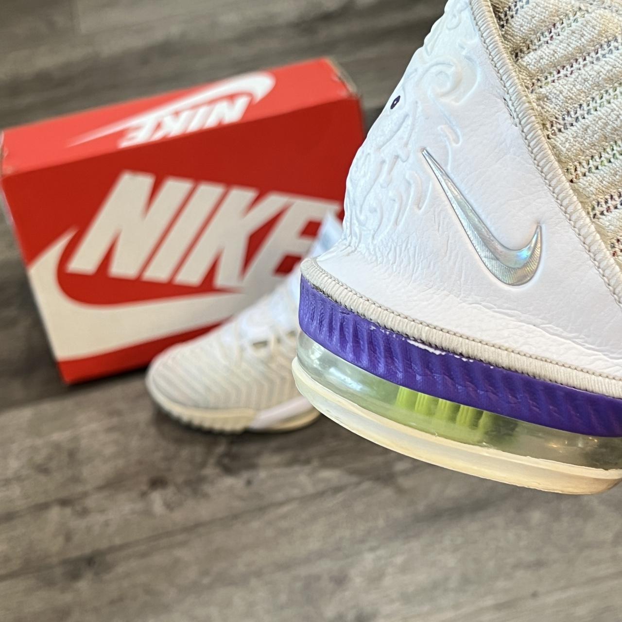 Lebron 16 buzz hot sale lightyear on feet