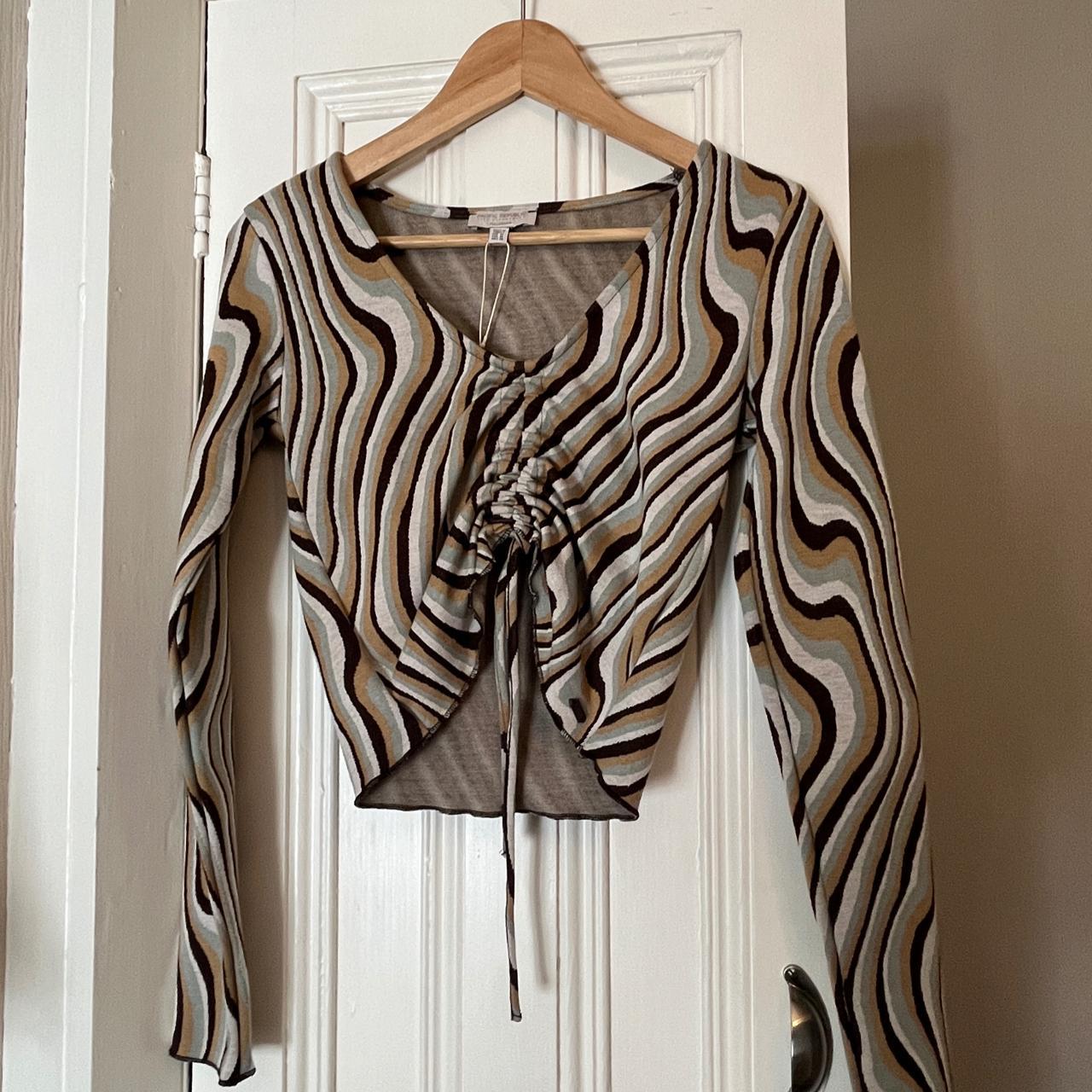 Pull and bear long sleeve wavy pattern crop top pull... Depop