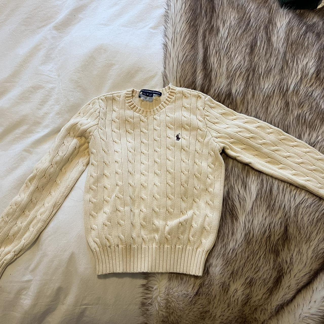 cute white knit sweater !! 🤍i'm 5'8, bust 34A, waist - Depop