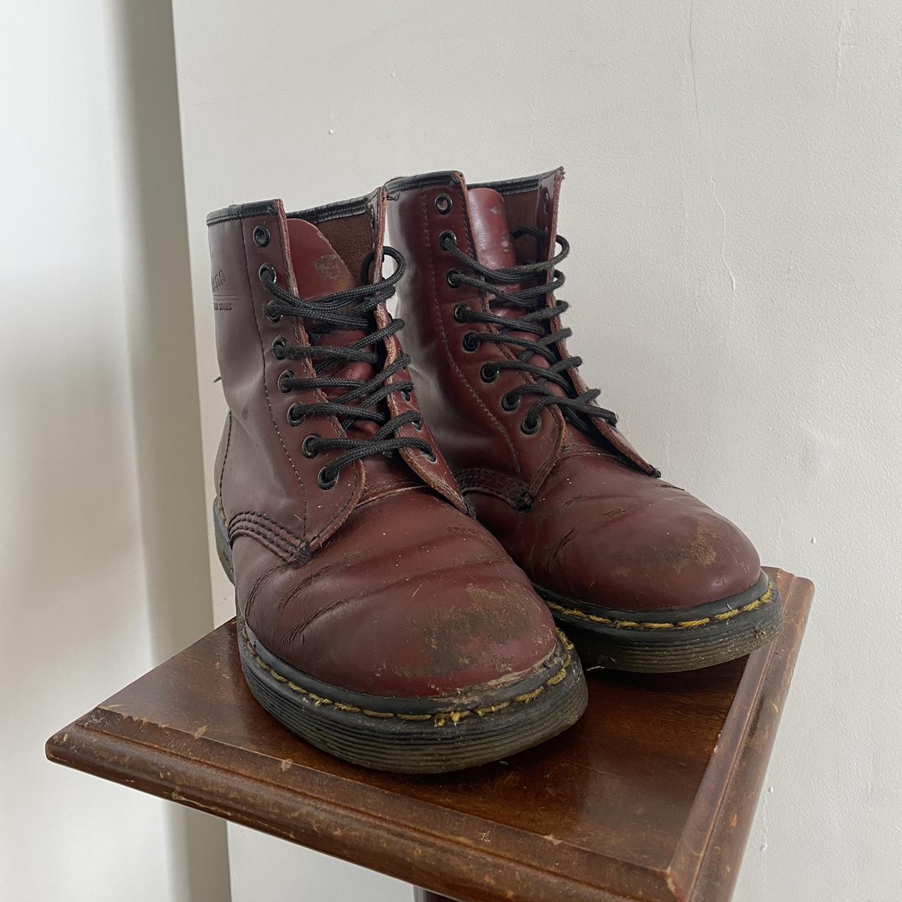 Size 5 Doc martens combat boots. Burgundy red