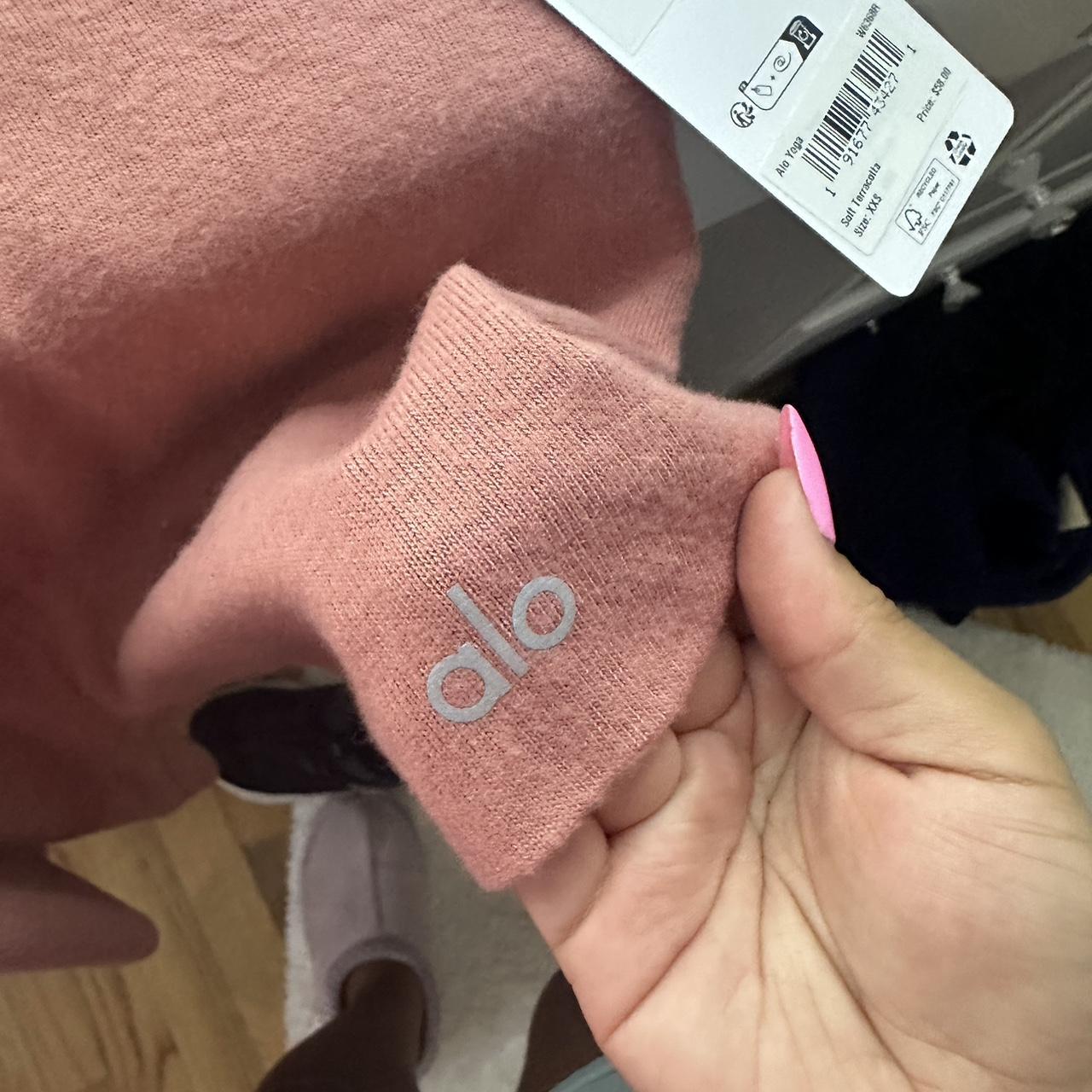 【新品未使用タグ付き‼️】alo yoga pink XSサイズ ALO HIGH WAIST MOTO LEGGING / XSサイズ / Macaron Pink | Sorabudo