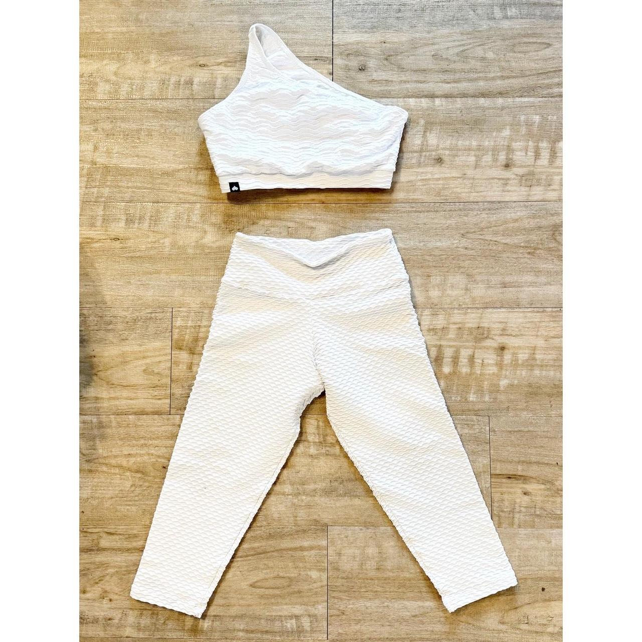 item listed by baystateboutiqueconsignment